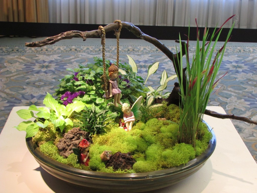 tragedie harpoen Ijzig A Garden to Have and to Hold - Creating Miniature and Fairy Gardens -  Fran's Flowers